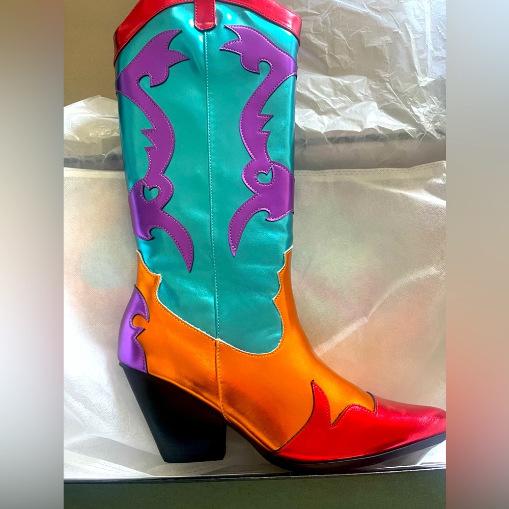 Cape Robbin’s “Juliana” Metallic Leather Cowboy Boots!!!